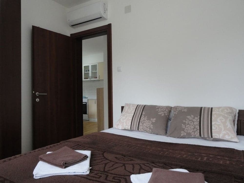 Center Apartment C 18