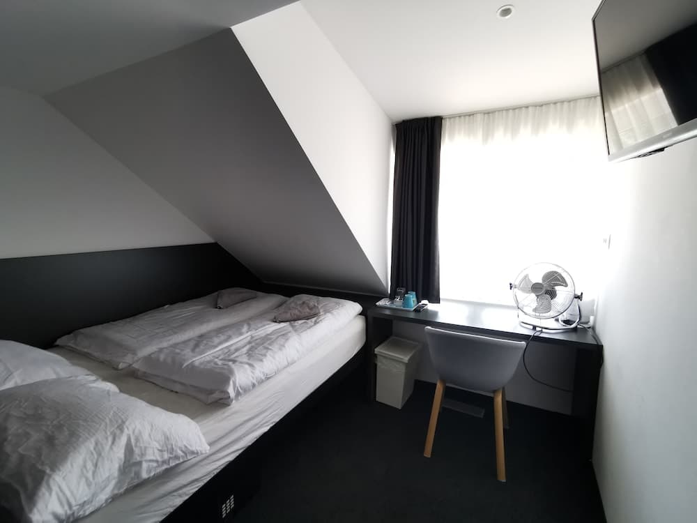Cha Cha Rooms