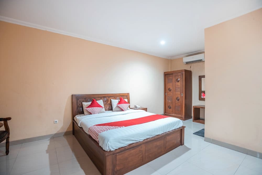 Super OYO 686 Bunga Karang Hotel