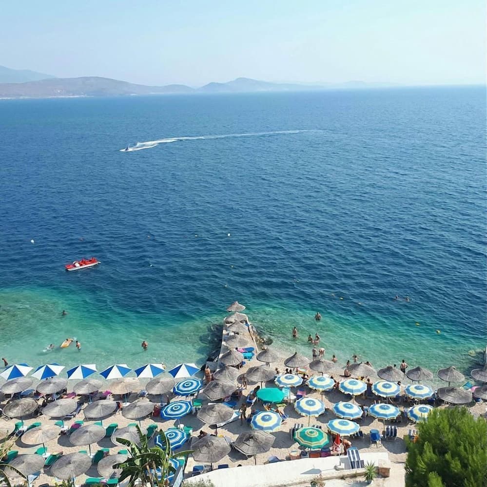 Kalemi's Beachside Hotel