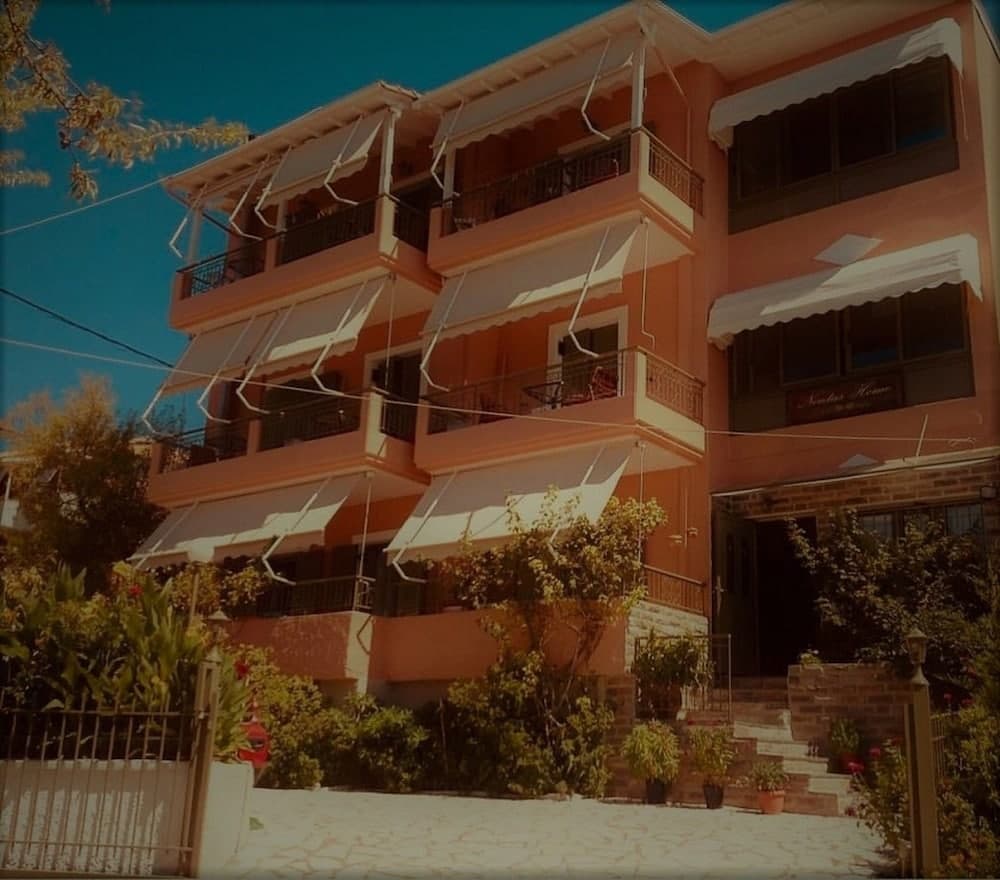Nontas Homes