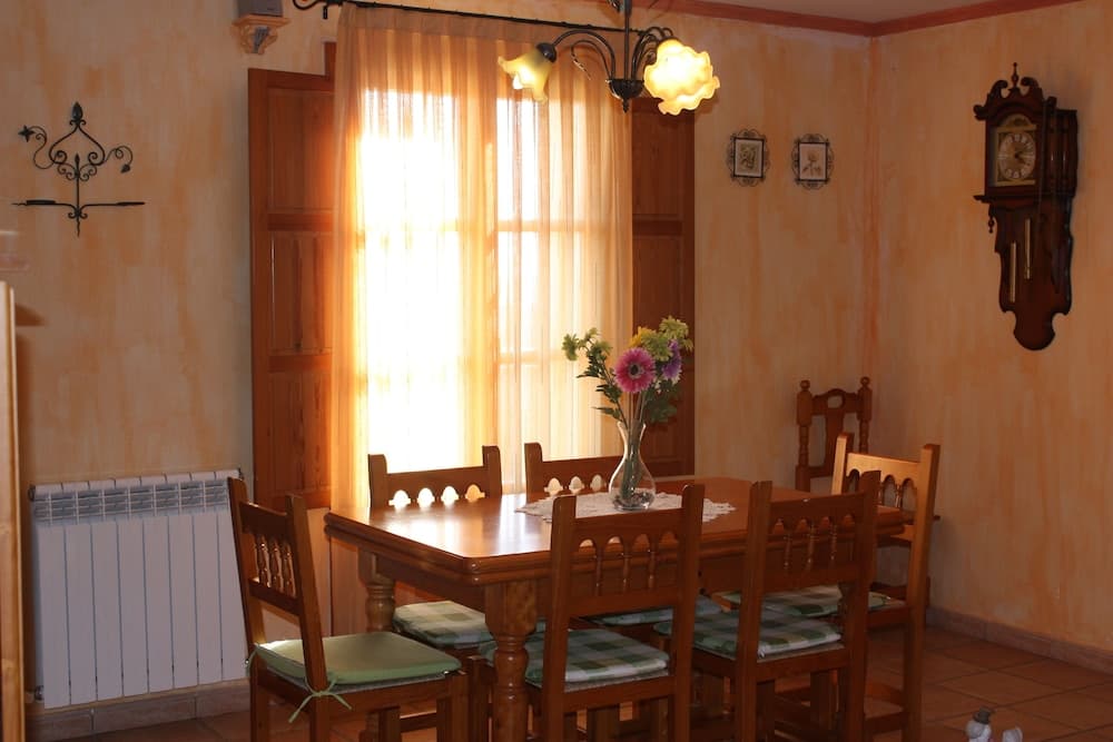 Odada yemek servisi