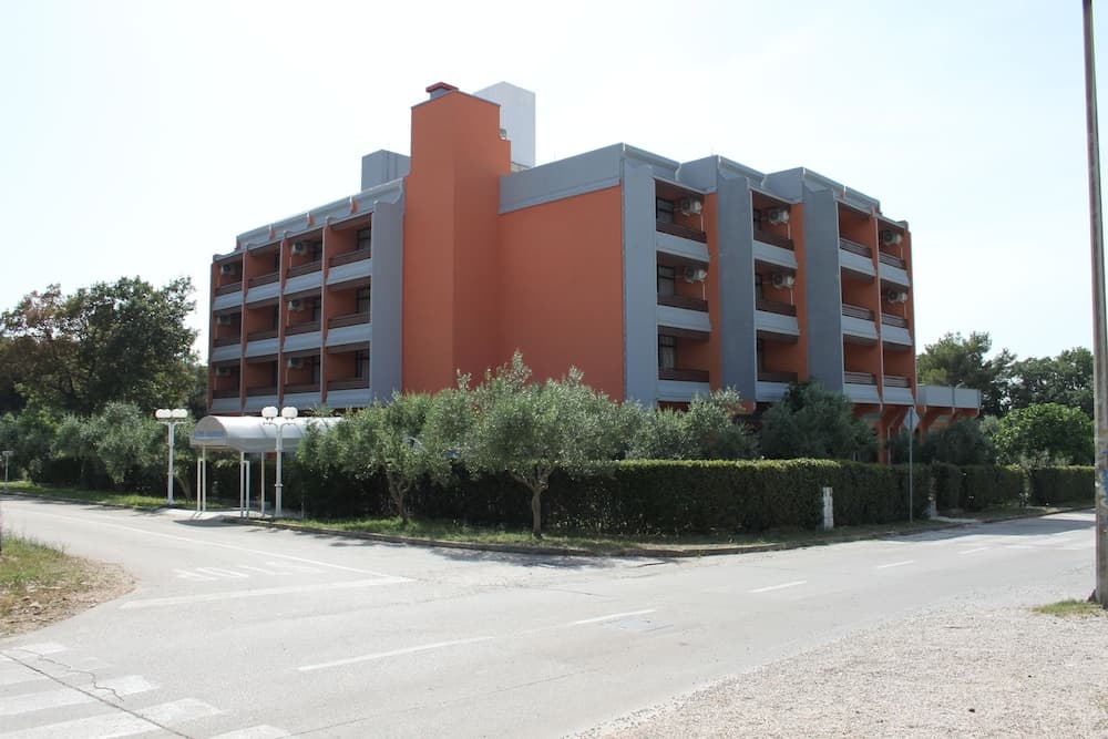 Hotel Albamaris