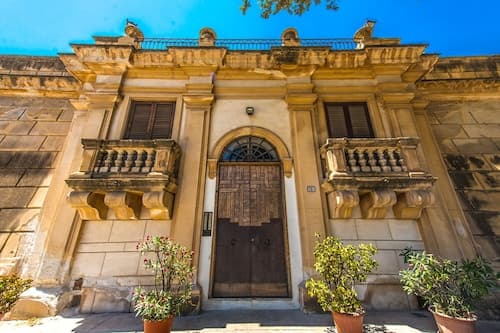 Amazing Sea View in Historic Building in Downtown by Wonderful Italy