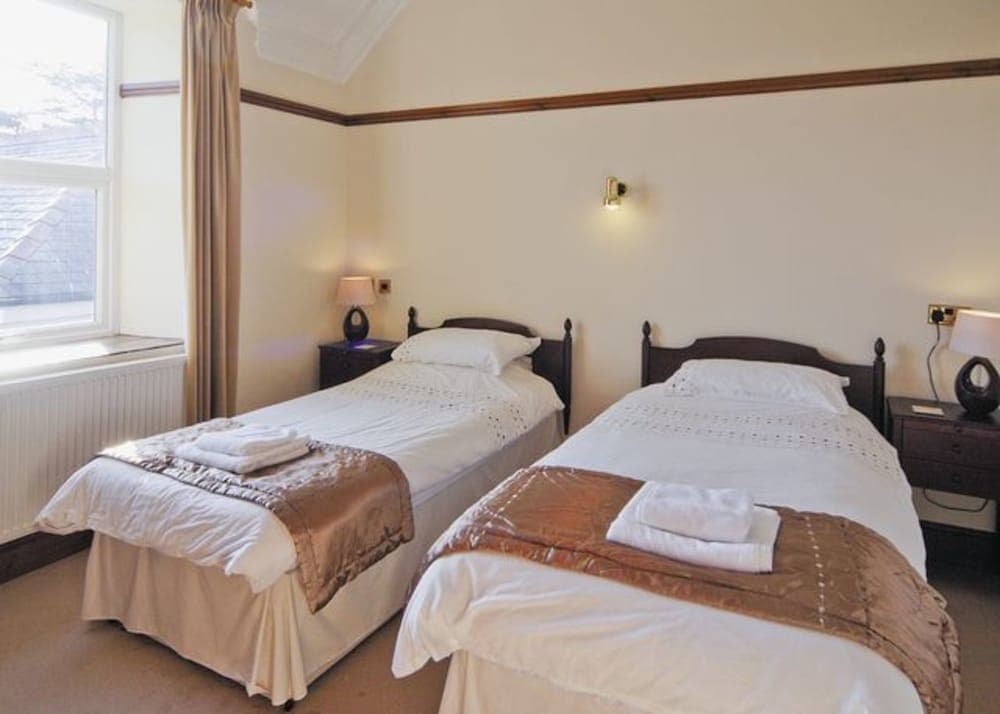 Lovely Large Home 10 Minute Walk to Barmouth Beach