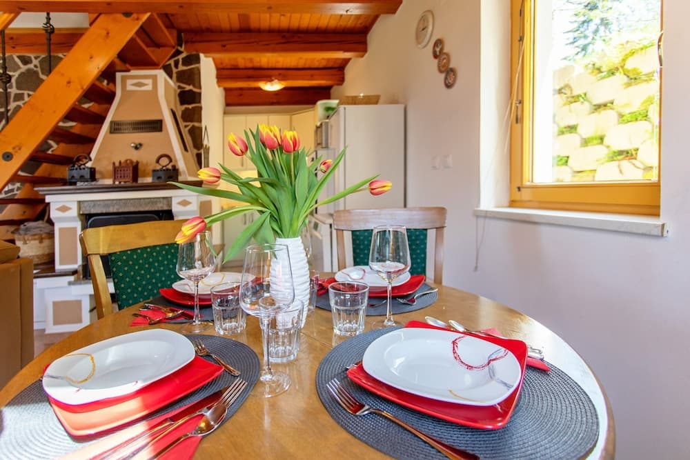 Odada yemek servisi