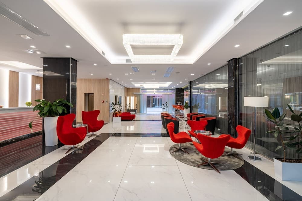 Silver Crown Hotel & Residence