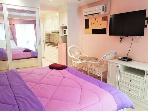 Lovely Jomtien Beach Studio Apartment - Sleeps 2