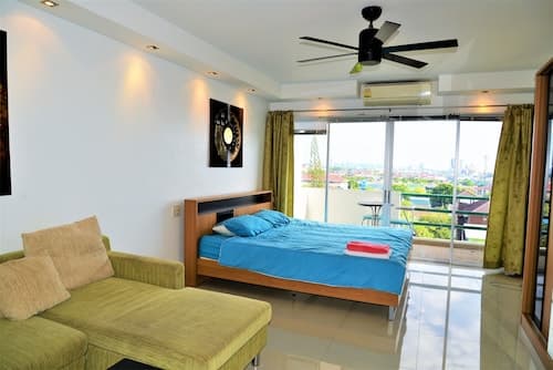 Central Pattaya Plaza Condotel - Sleeps 2
