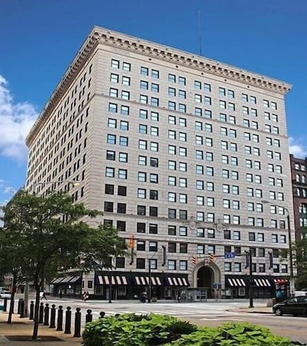 Bridgestreet at the Leader Building