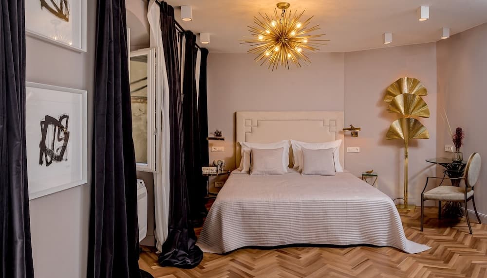 Artale 07 - Adults Only