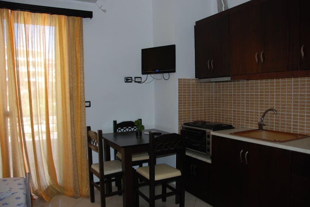 Leka Apartments