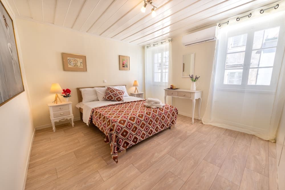 The Artist's Apartment By Konnect