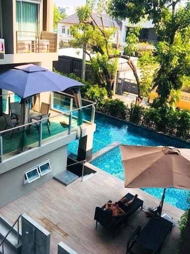 The Lux Ladprao 10
