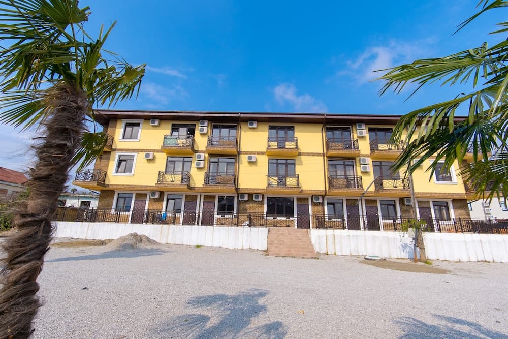 Konaklama yerinin ön cephesi