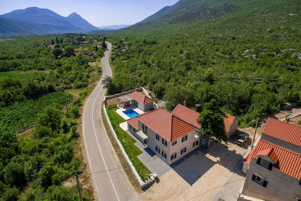 Konaklama yerinin ön cephesi