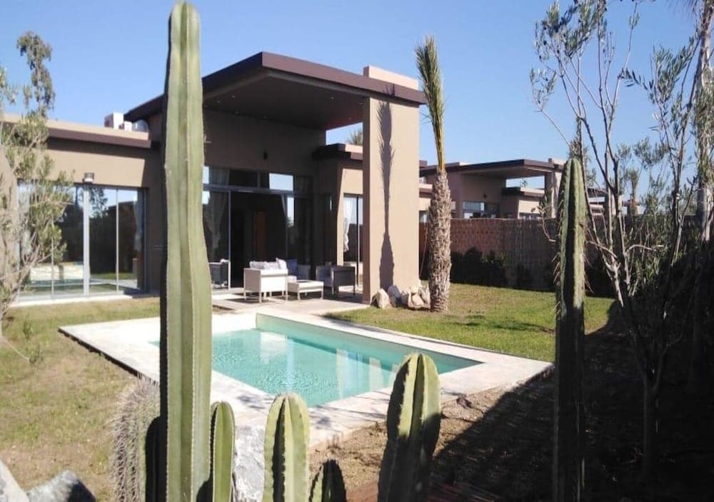 Palms Edge