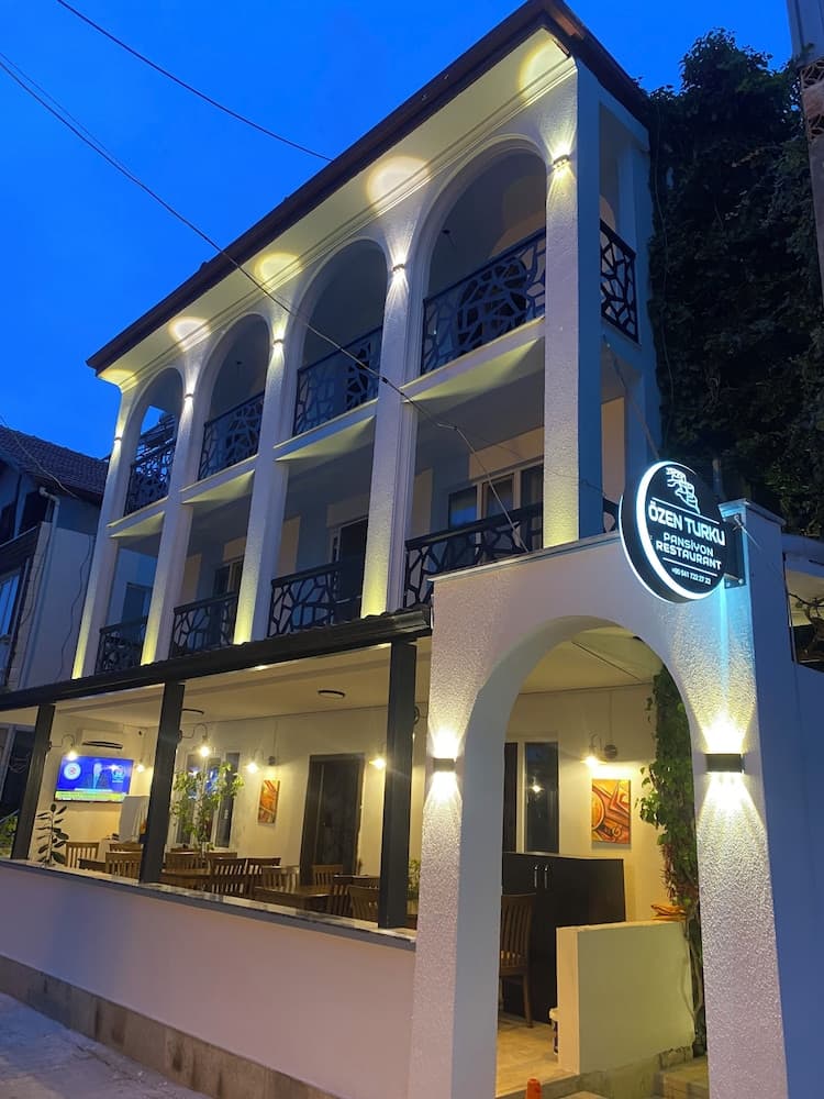 Özen Türkü Pansiyon
