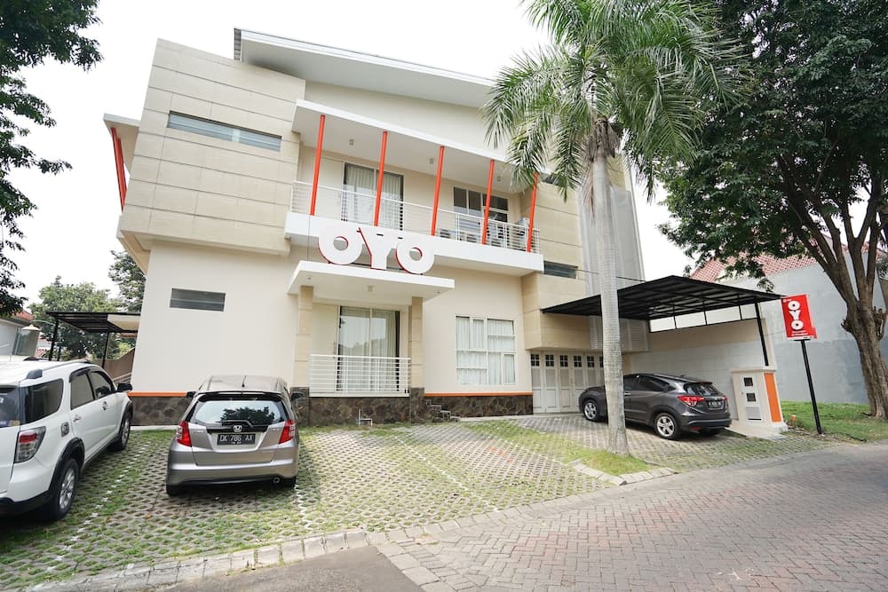 OYO 782 Menjangan Residence at Citraland 1