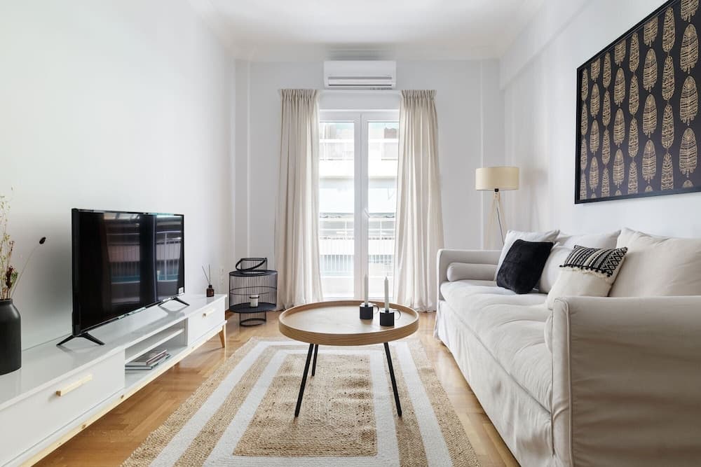 UPSTREET Urban 2BD Apartment in Koukaki