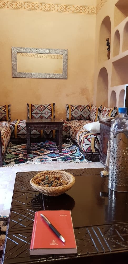 Lobi oturma alanı
