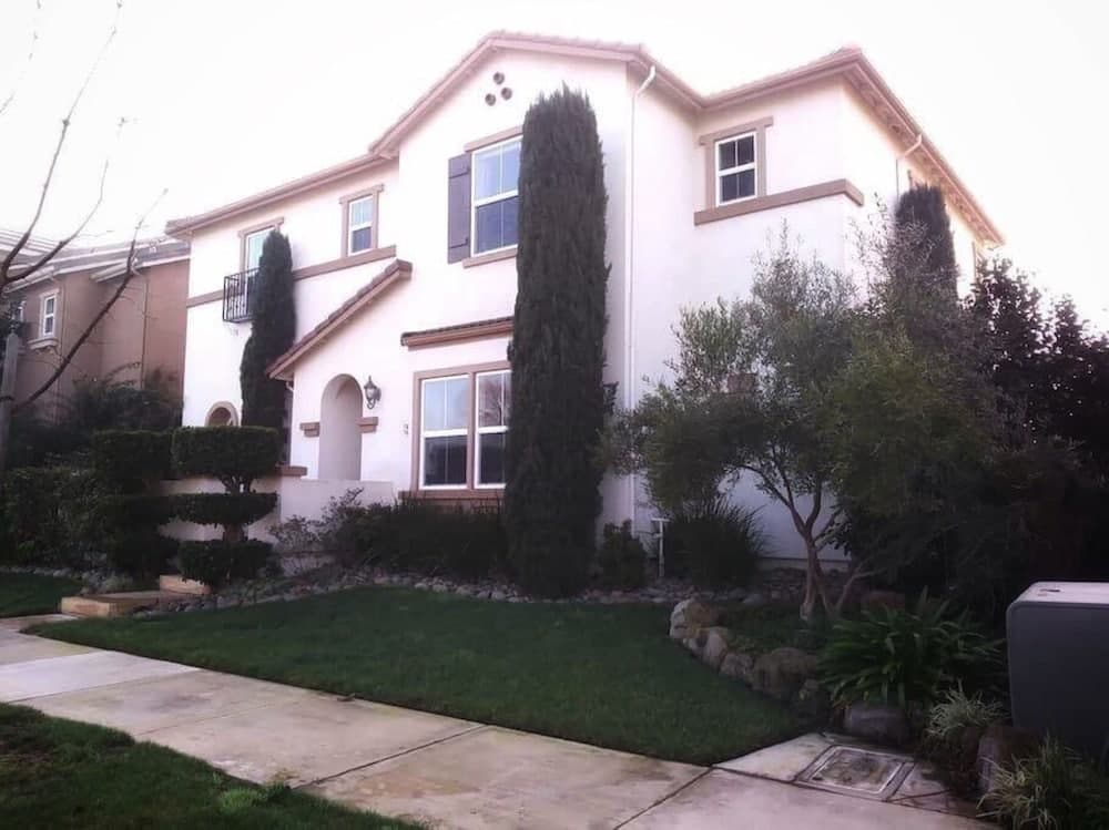 Luxury Custom Home in Oakdale Parkview