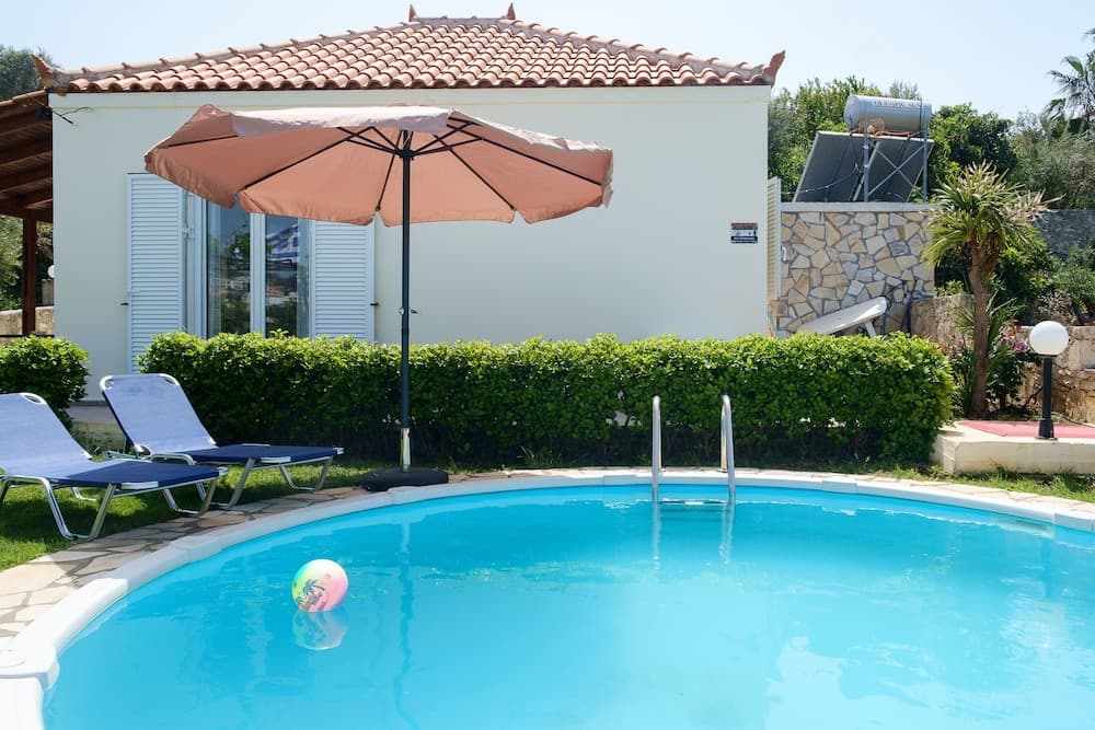 Chill & Relax Home with Pool near Beach