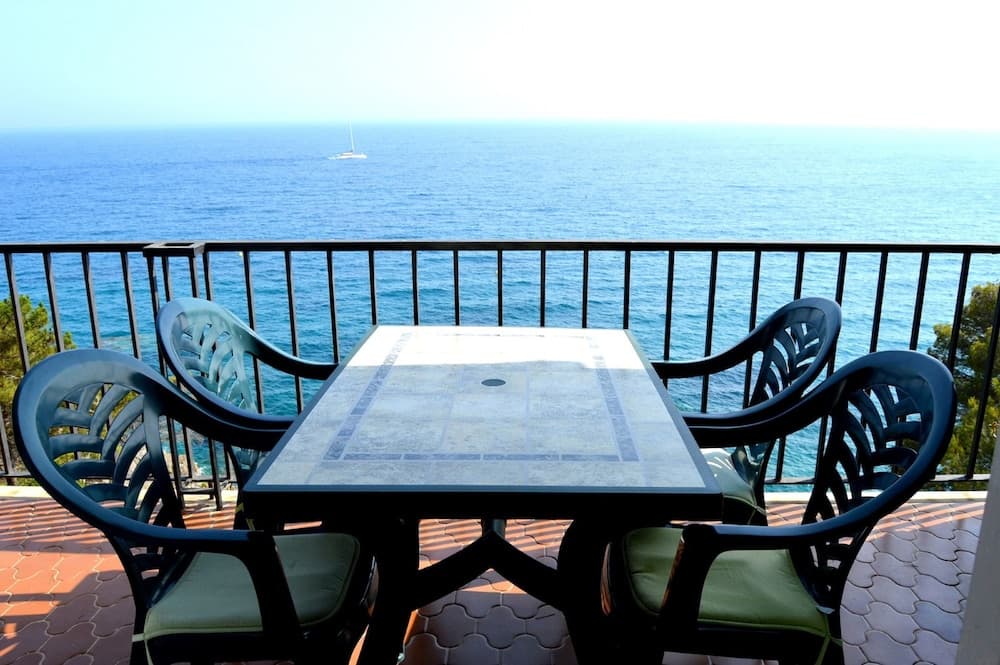 Les Terrasses De Cala Llevado