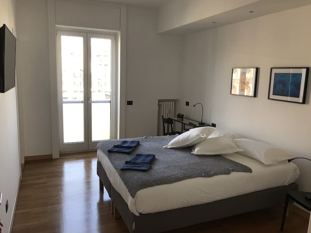 Feel at Home Apartments & Rooms