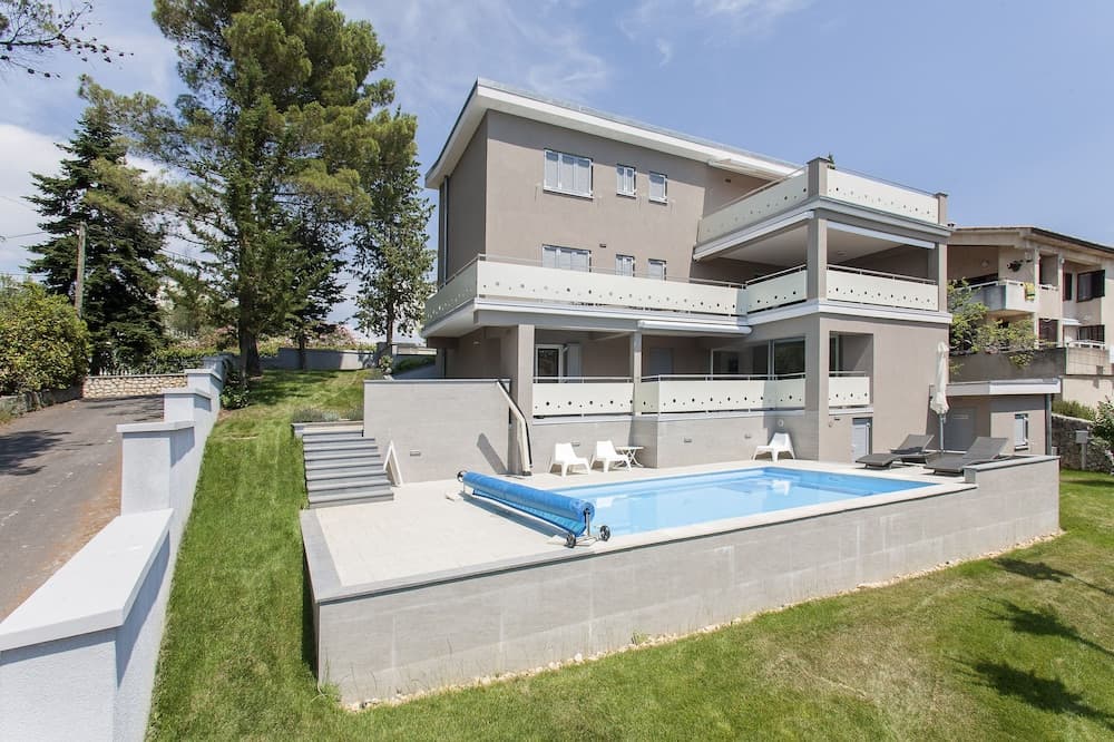 Luxury Apartments Adria