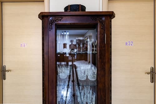 A&J Apartments or Rooms athens airport