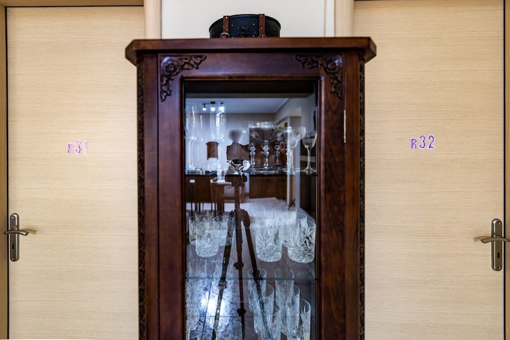 A&J Apartments or Rooms athens airport