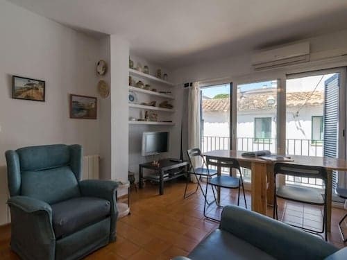 Family flat with parking near beach