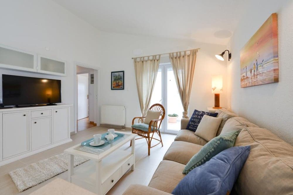 Spacious Chic Residence