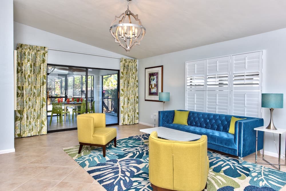 Milano Vacation Rental: Newly Renovated 3-BR Home with Private Pool, Hot Tub, and Pet-Friendly Front Yard. Minutes from Vanderbilt Beach