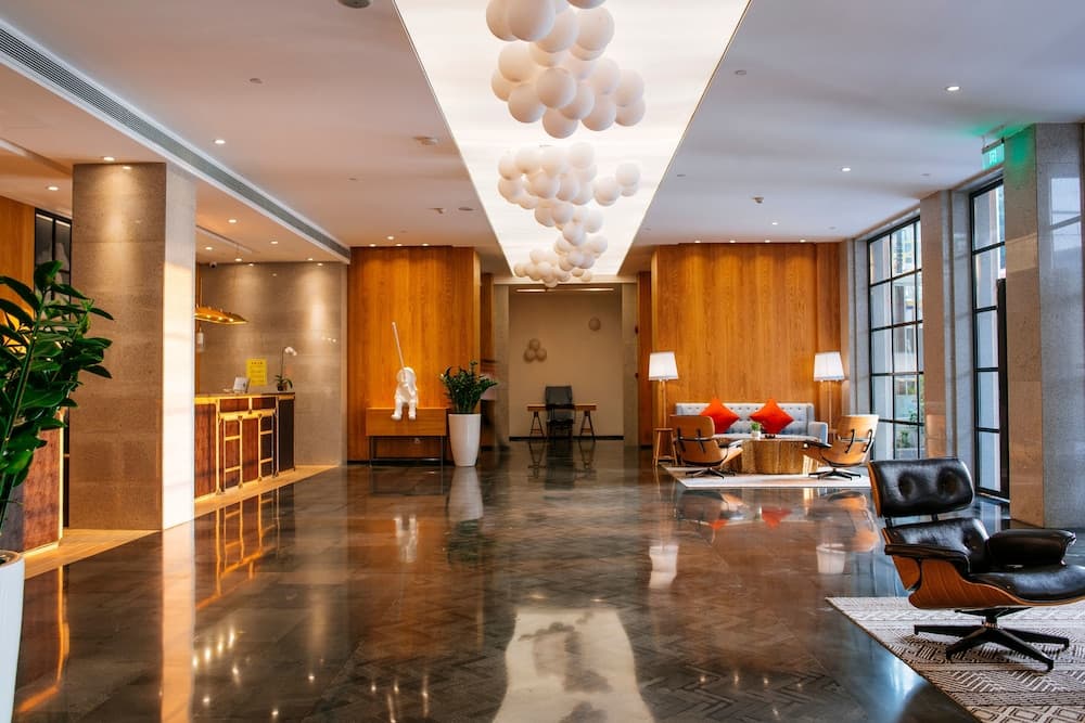 QI Hotel