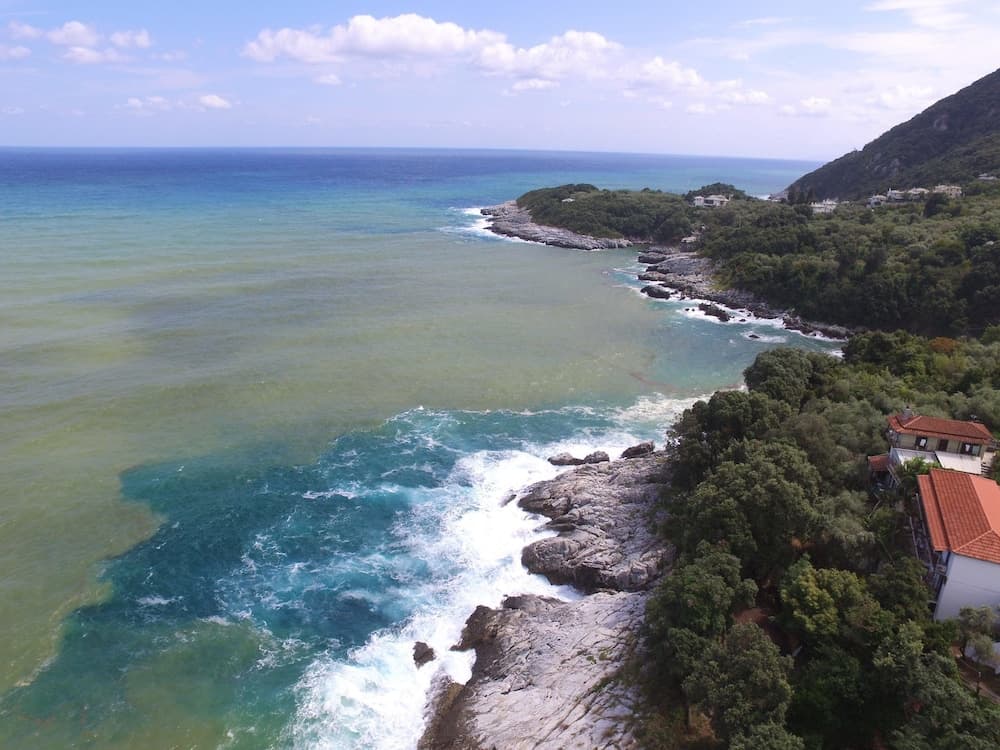 Katerina Fotopoulos Homes & Apartments