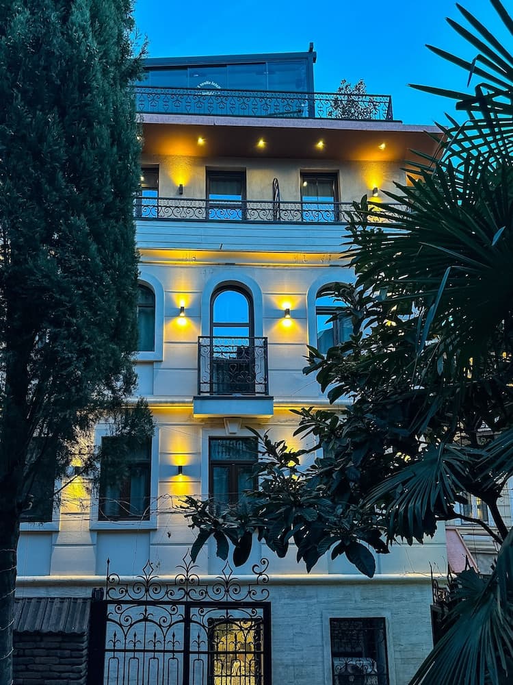 Silver 39 Corner Hotel