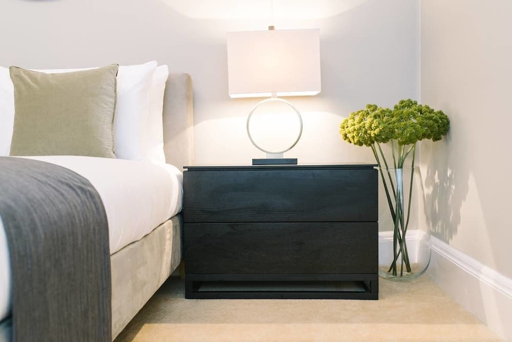 JOIVY Palmerston Place Residence: Luxury City Centre Apt With Private Parking