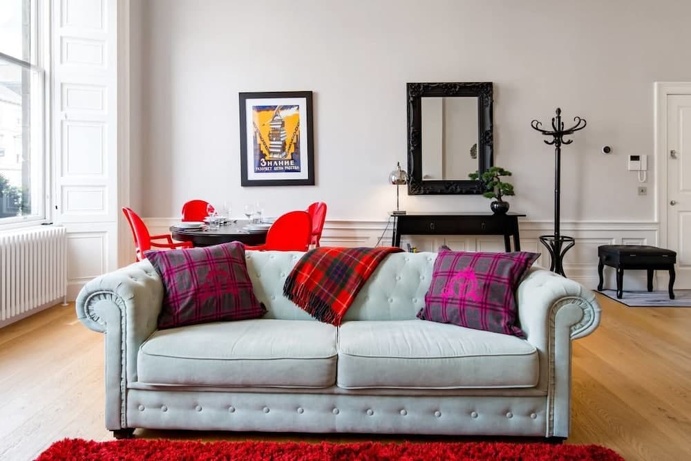 JOIVY York Place Apartment in Georgian City Centre Building