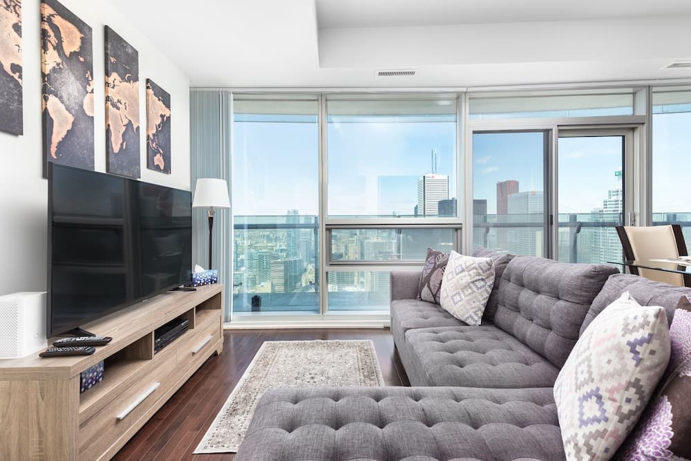 TopLine Suites - Ice Condos