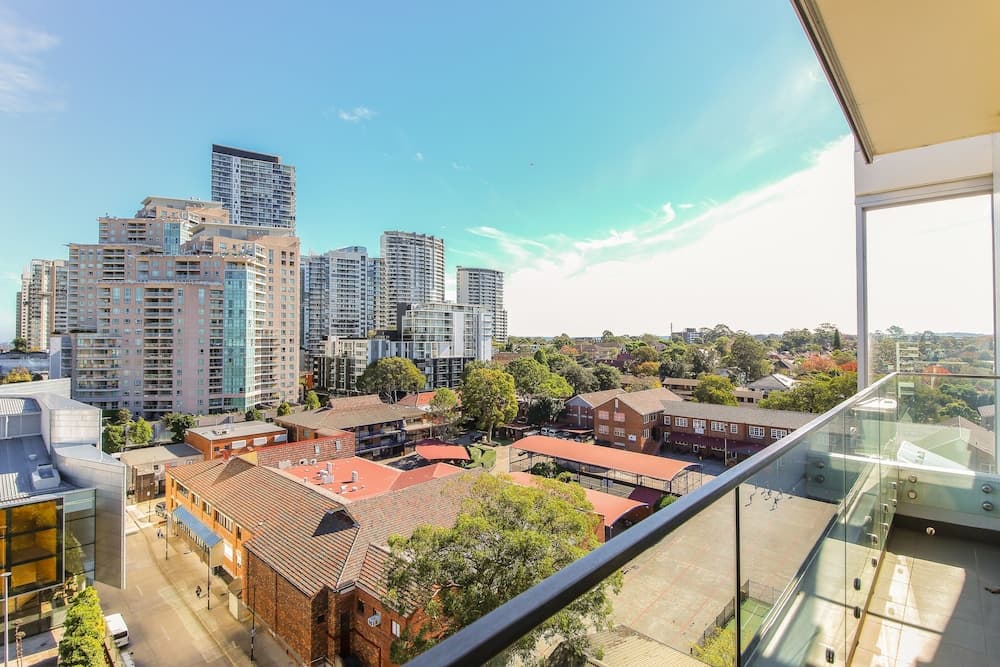 2 Bedroom Modern Apartment in Chatswood