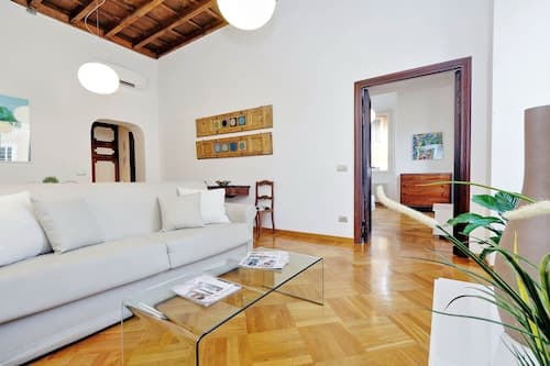 Giulia Charme - My Extra Home