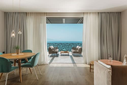 Glow Boutique Hotel & Suites