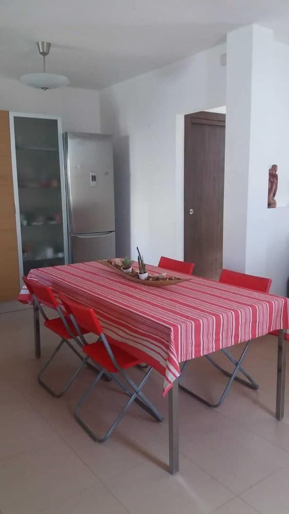 Odada yemek servisi