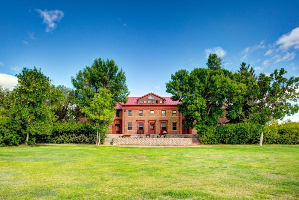 Oddfellow Inn & Farm