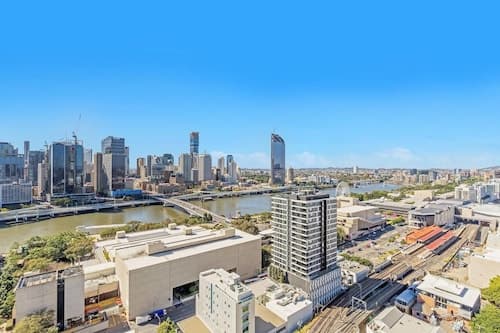 Luxury 2bed South Brisbane Qsb038