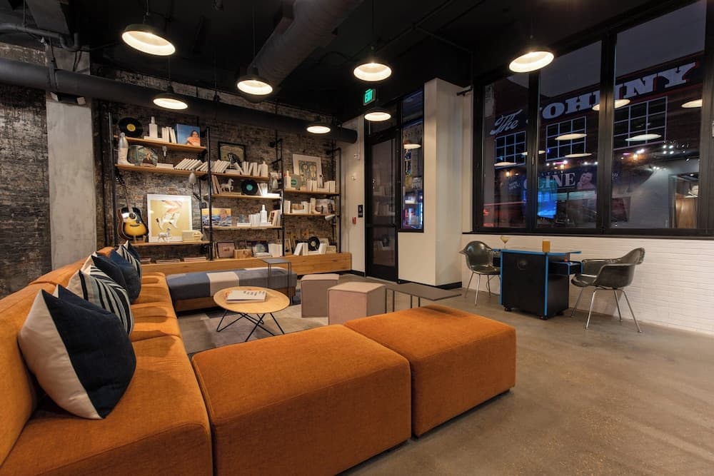 Lobi dinlenme salonu