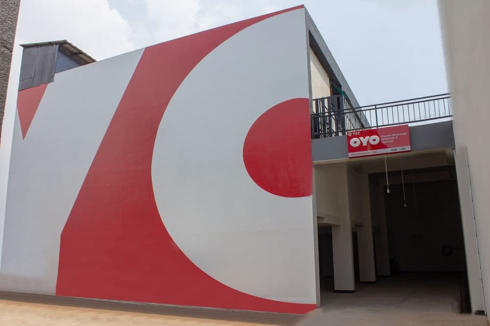 OYO 737 Kamar Keluarga Mahkota 8