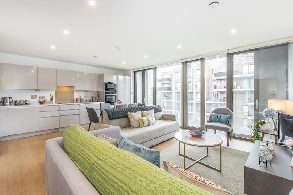 Stunning Brand New Westminster Apartment